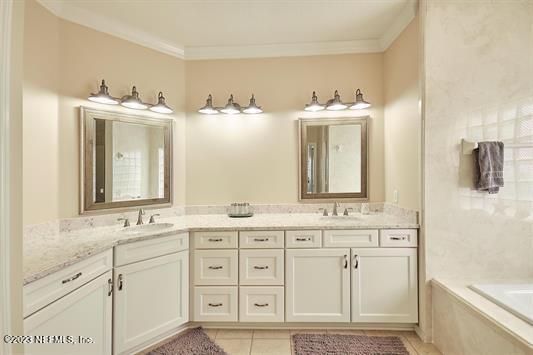 Bathroom, Dual Sink Vanities, Interior