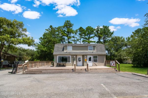 Backyard, Exterior, Facade, Cape Cod
