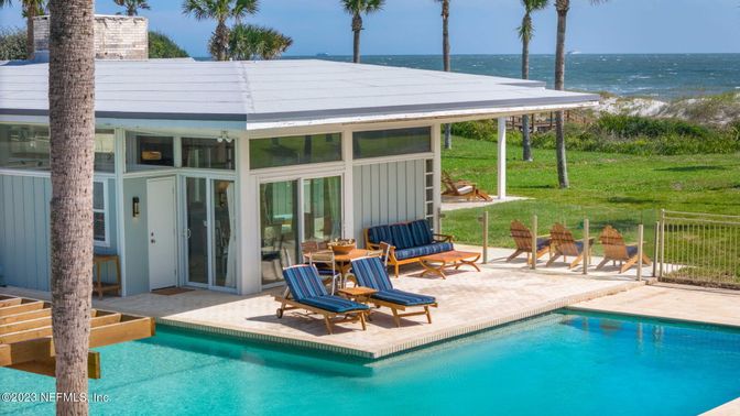 Exterior, Pool, Water