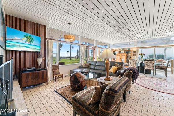 Dining room, Interior, Living room, Pendant Lights, Sun Room