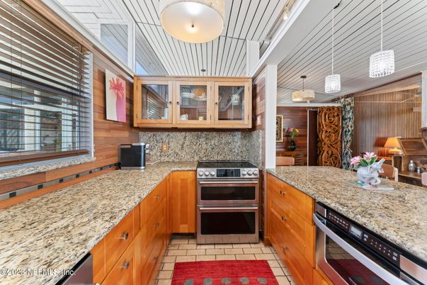 Interior, Kitchen, Pendant Lights, Stainless Steel Appliances