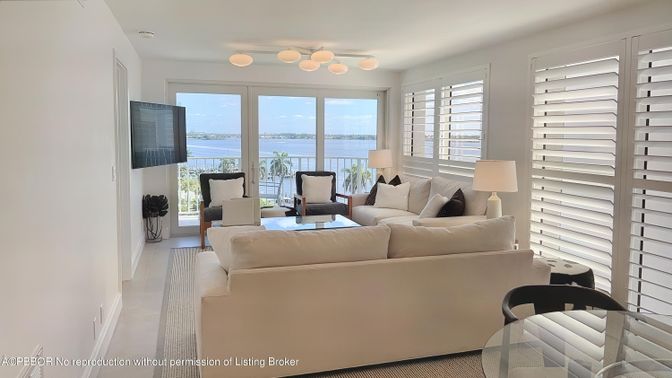 Interior, Living room, Water