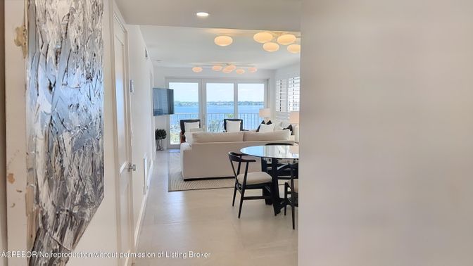 Interior, Living room, Recessed Lighting, Water