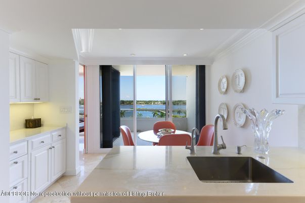 Dining room, Interior, Recessed Lighting, Water