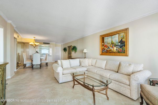 Chandelier, Dining room, Interior, Living room