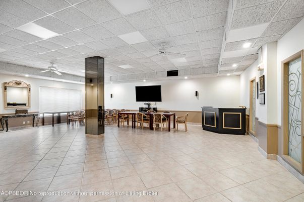 Dining room, Interior, Recessed Lighting