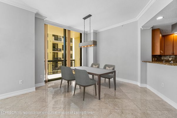 Dining room, Interior, Pendant Lights, Recessed Lighting