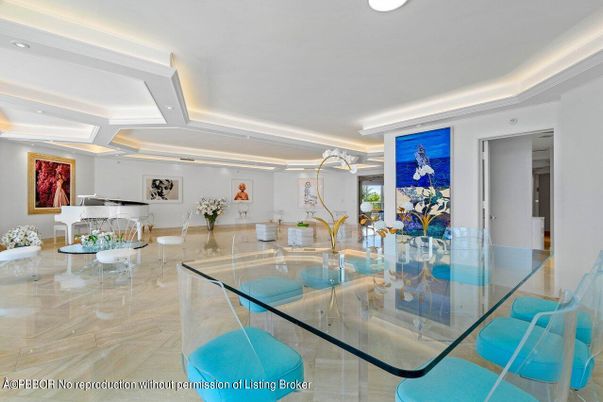 Dining room, Interior, Recessed Lighting
