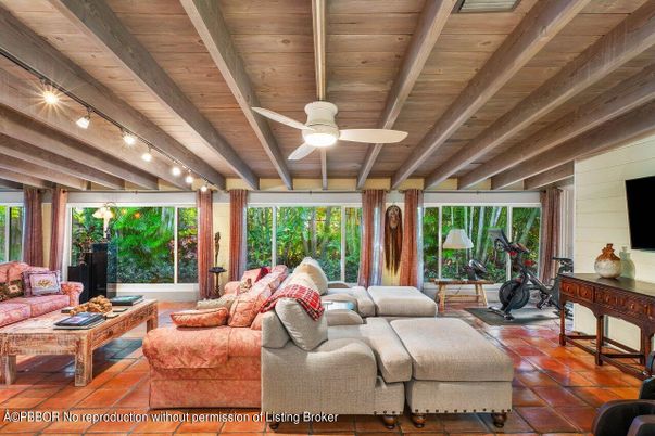 Fitness Equipment, Interior, Living room, Wooden Beams, Wooden Ceilings