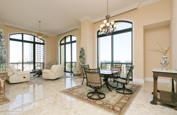 Chandelier, Dining room, Interior, Living room, Pendant Lights