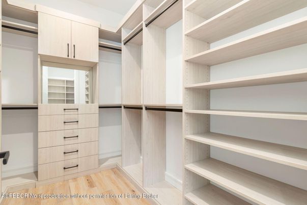 Interior, Walk-in Closets, Wood Texture Flooring