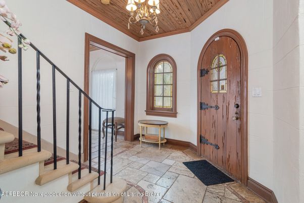 Chandelier, Interior, Wooden Ceilings