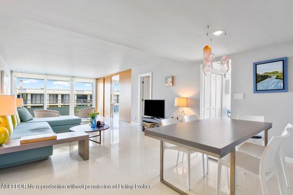 Dining room, Interior, Living room, Pendant Lights