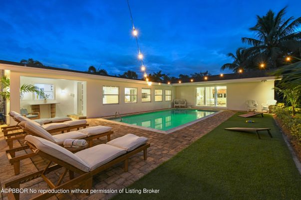 Exterior, Pool