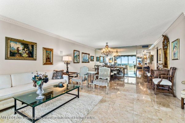 Chandelier, Dining room, Interior, Living room