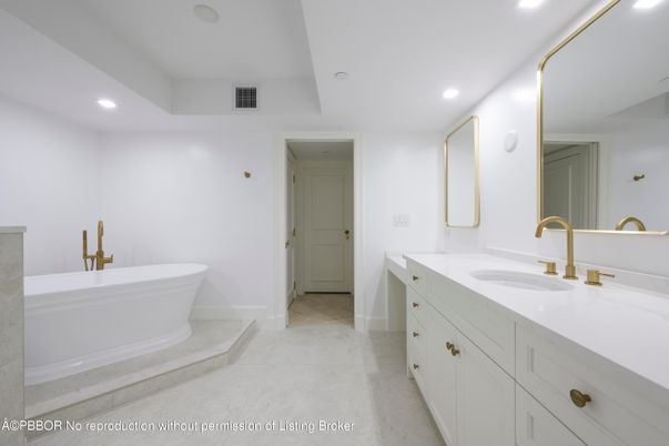 Bathroom, Dual Sink Vanities, Free Standing Baths, Interior, Recessed Lighting