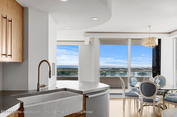Chandelier, Dining room, Interior, Recessed Lighting, Water