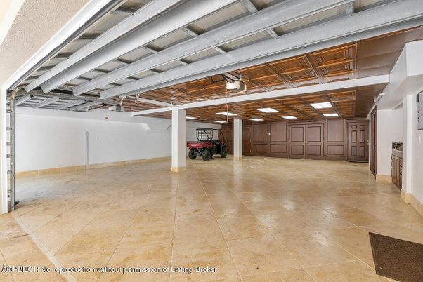 Garage, Interior