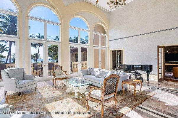 Chandelier, Interior, Living room, Piano, Sun Room