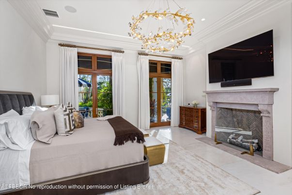 Bedroom, Fireplace, Interior, Pendant Lights, Recessed Lighting