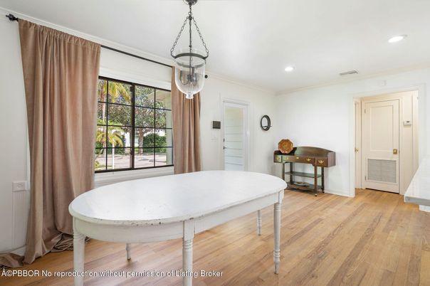 Interior, Pendant Lights, Recessed Lighting, Wood Texture Flooring