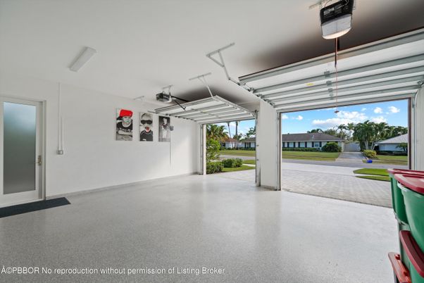 Garage, Interior