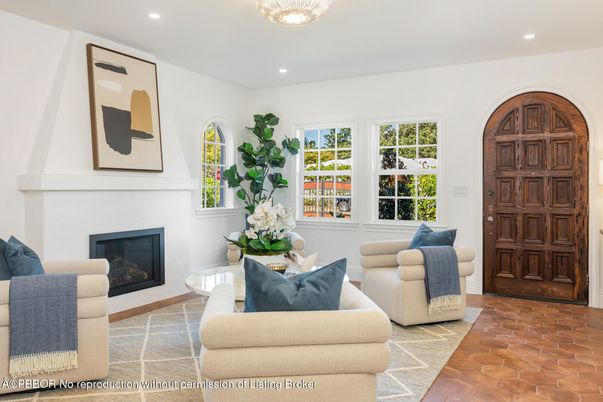 Fireplace, Interior, Living room, Recessed Lighting