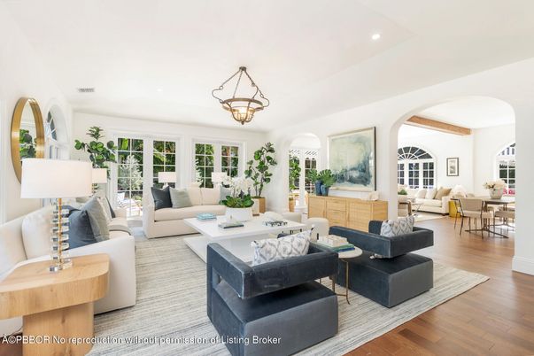 Chandelier, Dining room, Interior, Living room, Recessed Lighting, Wood Texture Flooring