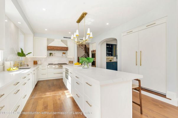 Chandelier, Interior, Kitchen, Pendant Lights, Recessed Lighting, Stainless Steel Appliances, Wood Texture Flooring