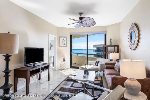 Interior, Living room, Water