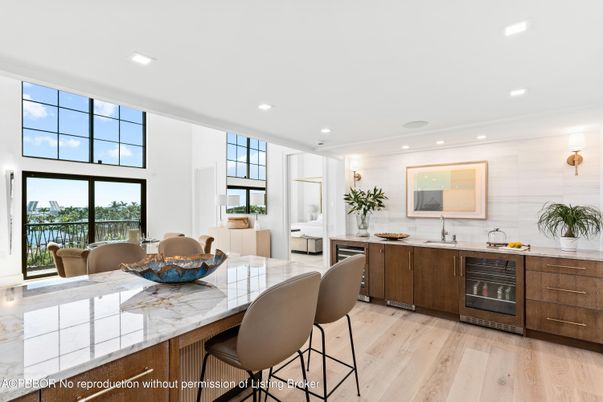 Dining room, Interior, Kitchen, Recessed Lighting, Wood Texture Flooring