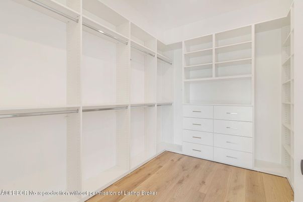 Interior, Walk-in Closets, Wood Texture Flooring