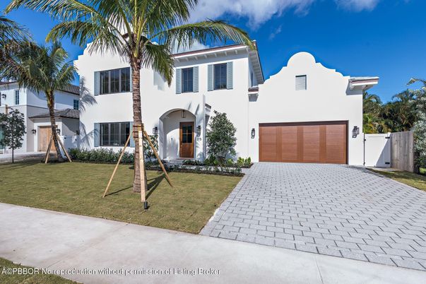 Attached, Exterior, Facade, Spanish Mediterranean