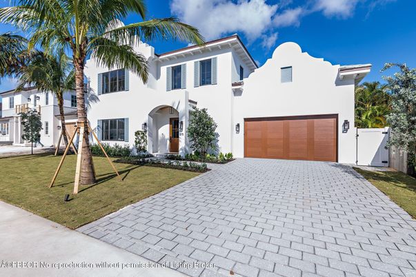Attached, Exterior, Facade, Spanish Mediterranean