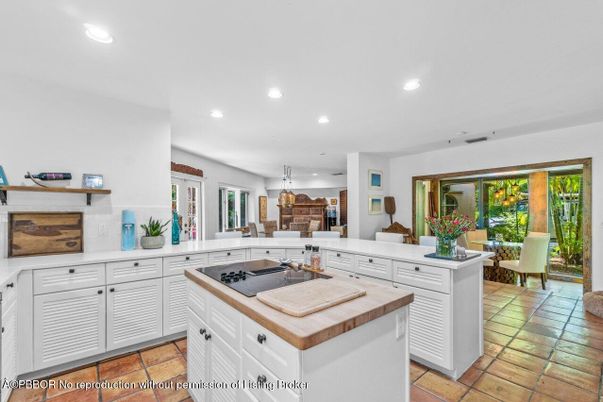 Dining room, Interior, Kitchen, Pendant Lights, Recessed Lighting