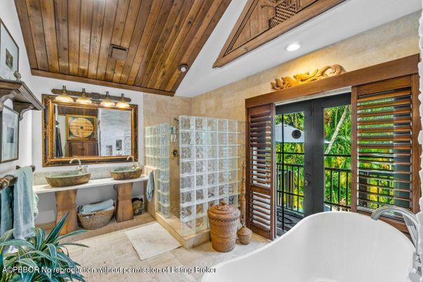 Bathroom, Free Standing Baths, Interior, Recessed Lighting, Wooden Ceilings