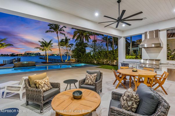 Exterior, Pool, Recessed Lighting