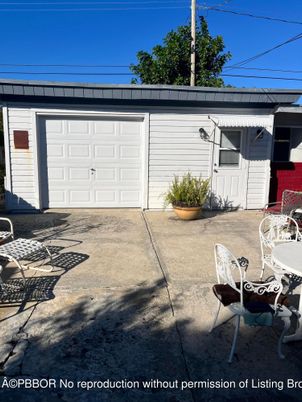 Detached Garage, Exterior