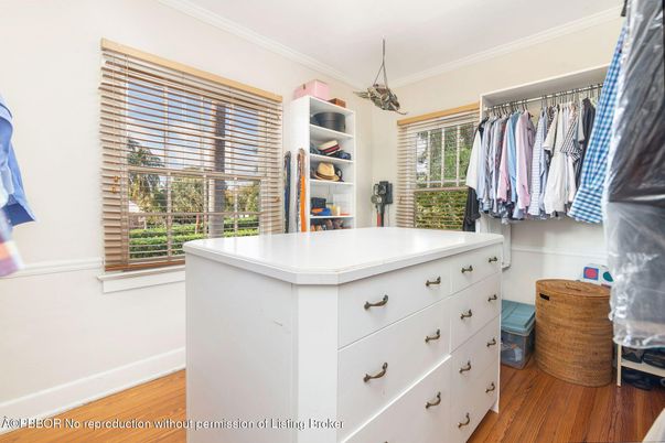 Interior, Pendant Lights, Walk-in Closets, Wood Texture Flooring