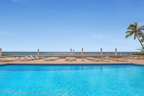 Exterior, Pool, Water