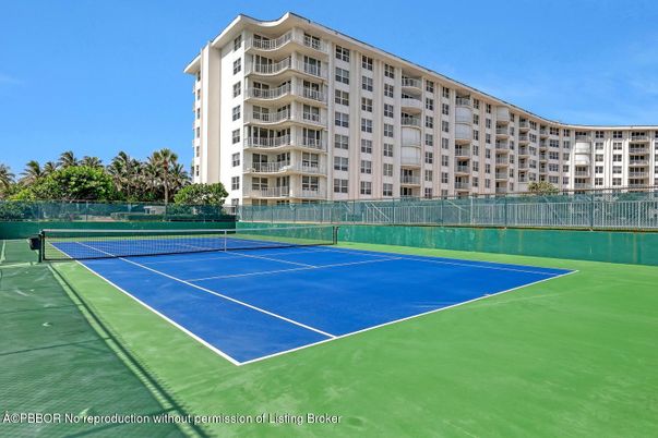Exterior, Tennis Courts