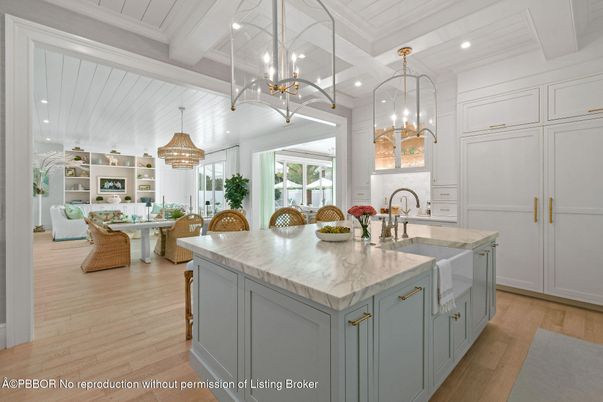 Chandelier, Dining room, Interior, Kitchen, Pendant Lights, Recessed Lighting, Wood Texture Flooring