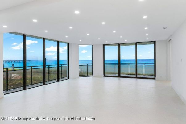 Empty room, Interior, Recessed Lighting, Water