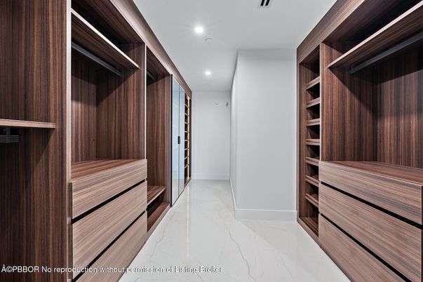Interior, Marble, Recessed Lighting, Walk-in Closets