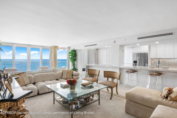 Interior, Kitchen, Living room, Recessed Lighting, Stainless Steel Appliances, Water