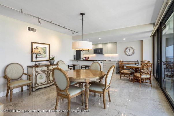 Dining room, Interior, Kitchen, Pendant Lights, Recessed Lighting