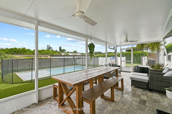 Interior, Sun Room, Water