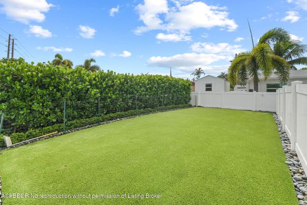 Backyard, Exterior
