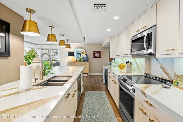 Interior, Kitchen, Pendant Lights, Recessed Lighting, Wood Texture Flooring