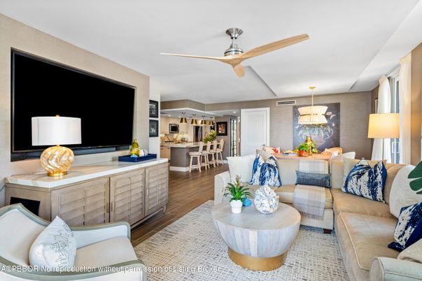 Dining room, Interior, Kitchen, Living room, Pendant Lights, Recessed Lighting, Wood Texture Flooring